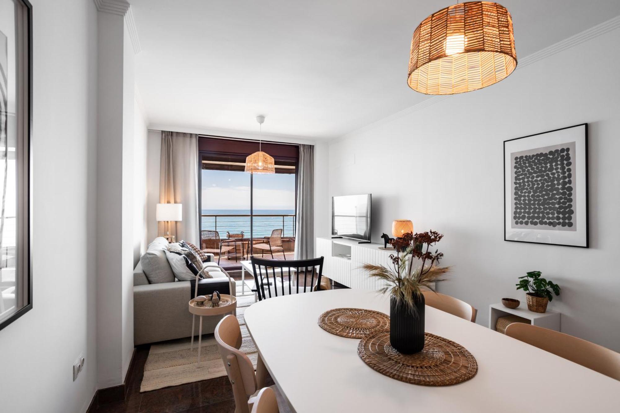 Buenavista Lifestyle By Sur Suites Фуэнхирола Экстерьер фото